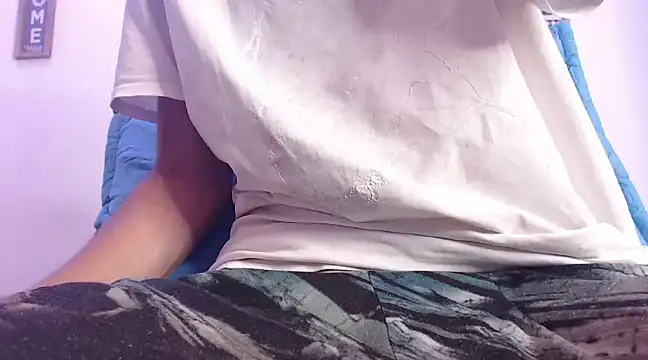 Snapshot of harrytomson_1 chatting on 02/15/25, 08:22 harrytomson 1 online show from 02/15/25, 08:22