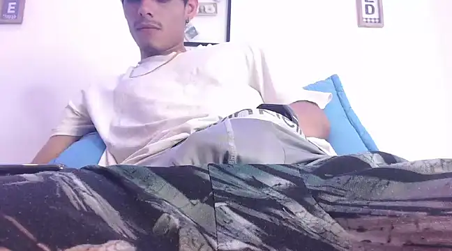 Snapshot of harrytomson_1 chatting on 02/18/25, 02:27 harrytomson 1 online show from 02/18/25, 02:27