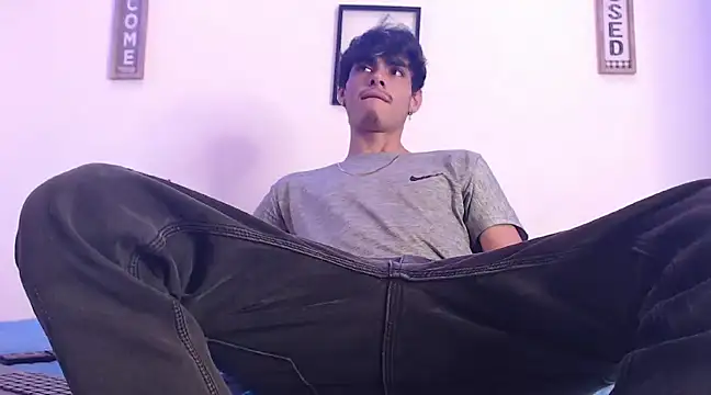 Snapshot of harrytomson_1 chatting on 03/10/25, 07:21 harrytomson 1 online show from 03/10/25, 07:21