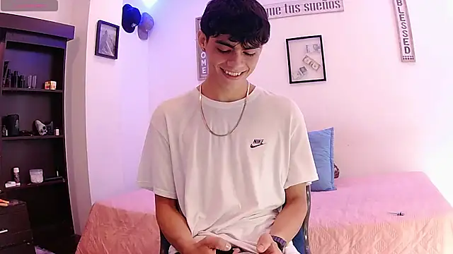 Snapshot of harrytomson_1 chatting on 09/09/25, 03:55 harrytomson 1 online show from 09/09/25, 03:55