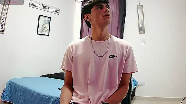 Snapshot of harrytomson_1 chatting on 10/12/25, 07:24 harrytomson 1 online show from 10/12/25, 07:24