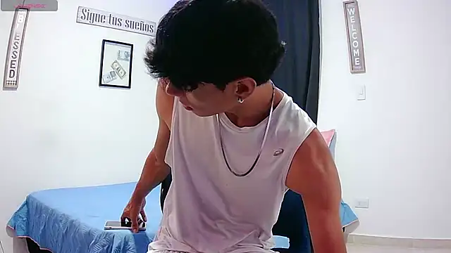 Snapshot of harrytomson_1 chatting on 10/14/25, 08:59 harrytomson 1 online show from 10/14/25, 08:59