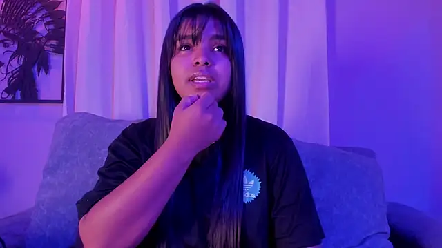 zoe roux21 online show from 11/06/25, 02:56