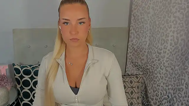 Snapshot of KristyHoney chatting on 07/09/26, 02:10 KristyHoney online show from 07/09/26, 02:10