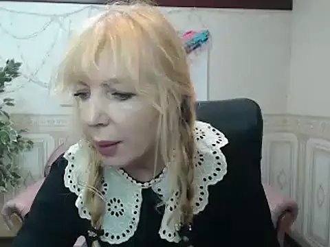 Anna Diax online show from 12/18/24, 12:29