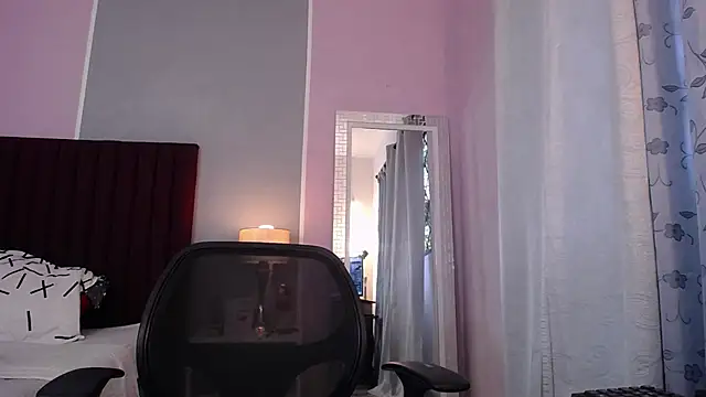 LiahGrey7 online show from 01/07/25, 03:33