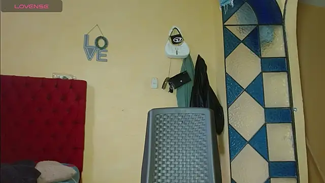 cristinamontiel online show from 02/04/25, 02:10