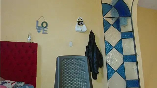 cristinamontiel online show from 02/06/25, 02:15