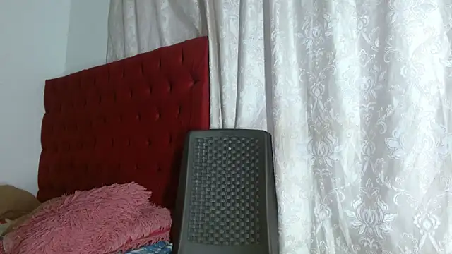 cristinamontiel online show from 10/25/25, 02:24