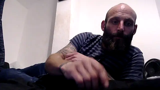 Snapshot of AnodicDemotic chatting on 10/09/25, 09:24 AnodicDemotic online show from 10/09/25, 09:24