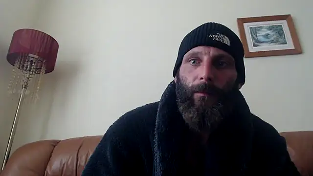 Snapshot of AnodicDemotic chatting on 10/10/25, 09:30 AnodicDemotic online show from 10/10/25, 09:30