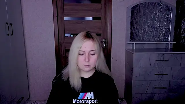 Kristy-Max online show from 04/21/26, 01:42