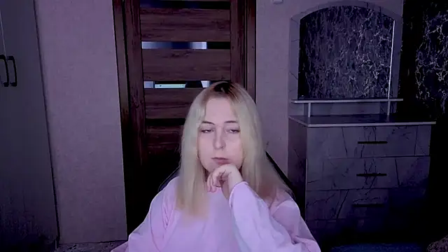 Kristy-Max online show from 04/21/26, 07:28