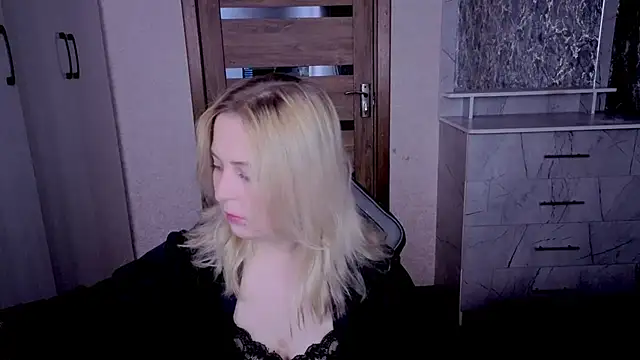 Snapshot of Kristy-Max chatting on 05/23/26, 09:19 Kristy-Max online show from 05/23/26, 09:19