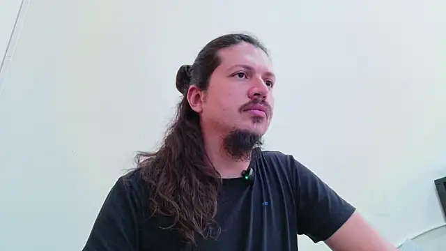 webothtwo online show from 12/01/25, 06:46