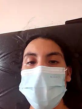 Snapshot of FKF2004 chatting on 09/17/25, 07:26 FKF2004 online show from 09/17/25, 07:26