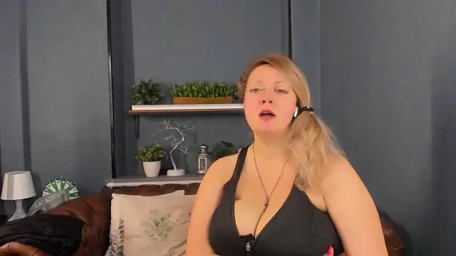 JesiaFoxi online show from 11/12/25, 01:22