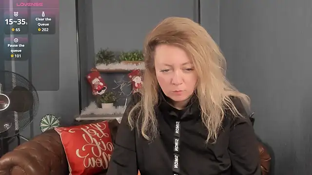 JesiaFoxi online show from 12/22/25, 01:19