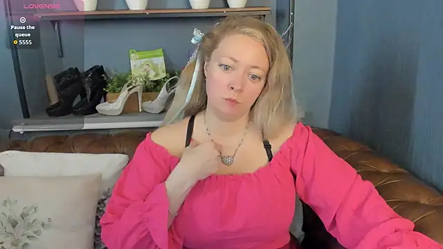 JesiaFoxi online show from 06/03/26, 09:34