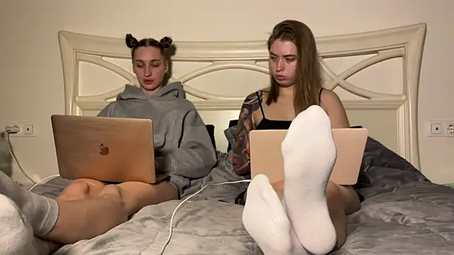 urmissalice online show from 12/29/24, 07:32