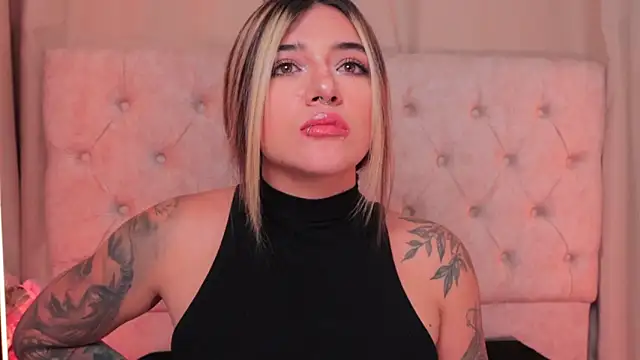 ashleyvalirya online show from 02/14/25, 07:07