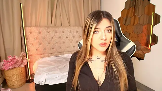 ashleyvalirya online show from 03/21/25, 03:44