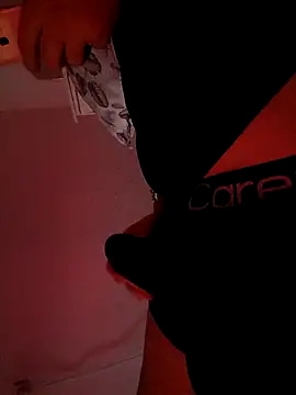 Snapshot of 0777edi chatting on 11/04/25, 04:39 0777edi online show from 11/04/25, 04:39