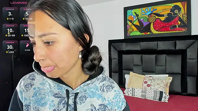 tatiana valencia online show from 02/05/25, 04:25