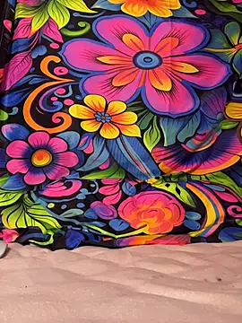 xMirana  online show from 12/20/25, 12:45