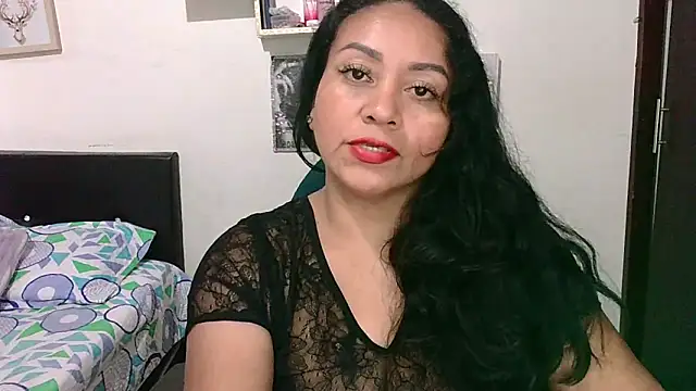Snapshot of zaray_bella chatting on 06/07/26, 08:45 zaray bella online show from 06/07/26, 08:45