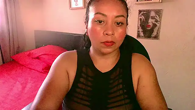 Snapshot of zaray_bella chatting on 06/24/26, 08:52 zaray bella online show from 06/24/26, 08:52