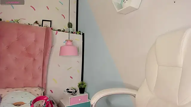 Giovanna oliveira online show from 02/25/25, 04:35