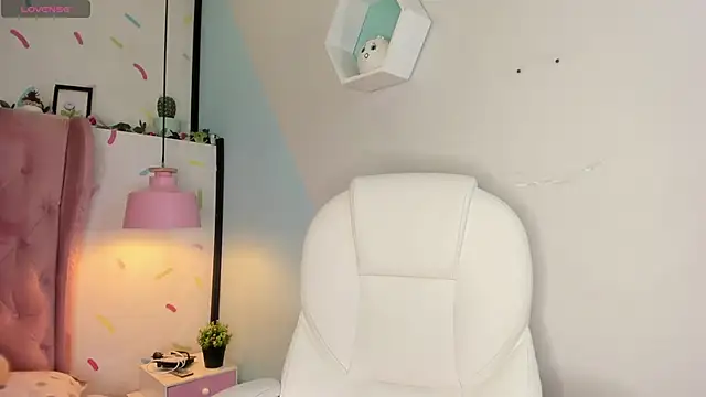 Giovanna oliveira online show from 02/25/25, 08:14