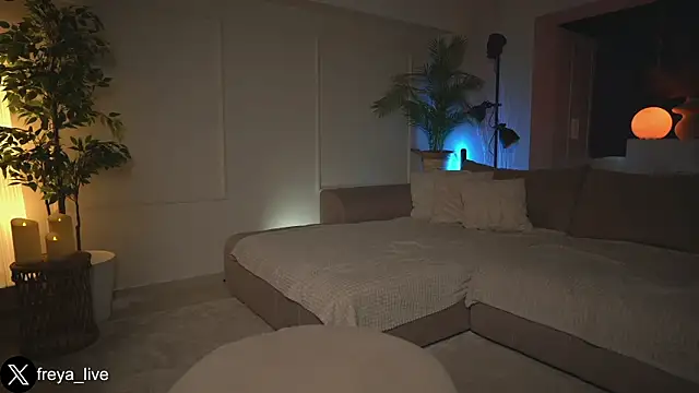 freyacherie online show from 05/04/26, 03:19