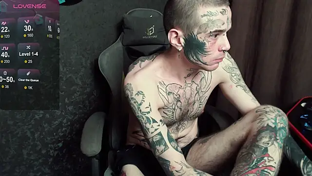 Snapshot of lonelycrystal chatting on 10/01/25, 08:37 lonelycrystal online show from 10/01/25, 08:37