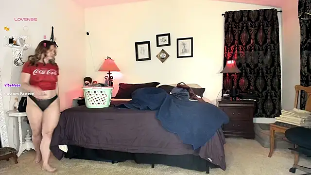 Peaches N Kreme online show from 02/17/25, 02:20