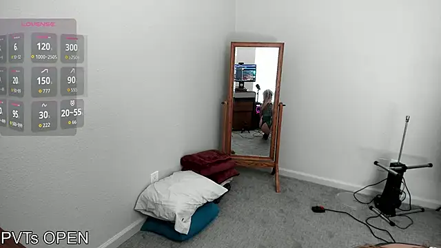 Peaches N Kreme online show from 09/13/25, 10:53