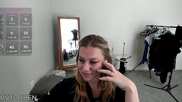 Peaches N Kreme online show from 09/14/25, 10:20