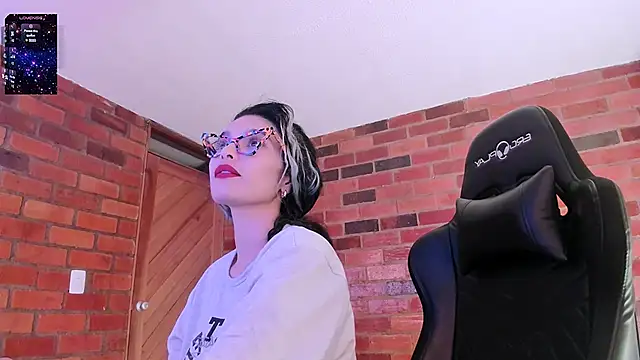 paulinabarnett- online show from 01/06/25, 01:42