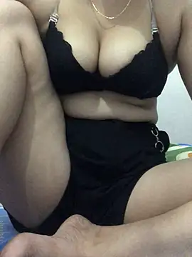 Snapshot of Lona_Lina chatting on 02/06/25, 12:48 Lona Lina online show from 02/06/25, 12:48