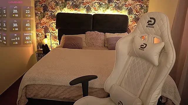 Alice Arwen online show from 02/09/25, 07:49