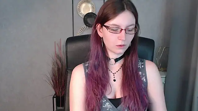 emmaxDelight online show from 12/18/24, 06:32