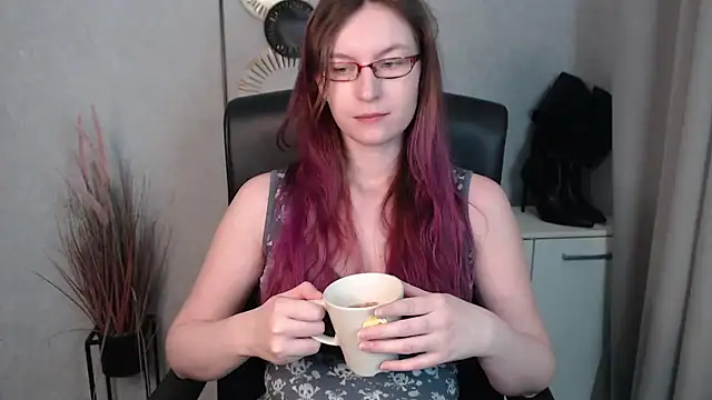 emmaxDelight online show from 02/06/25, 08:18