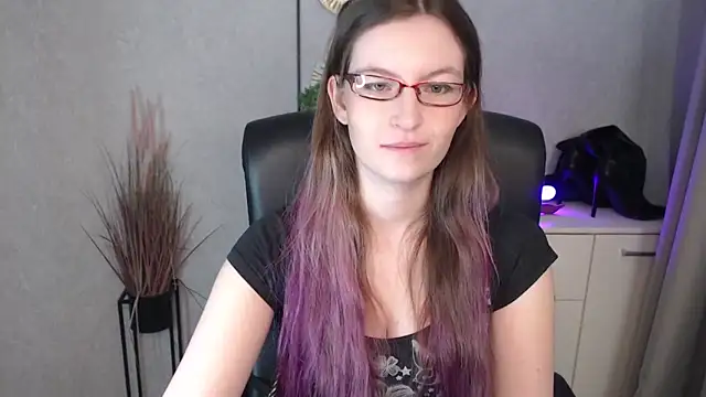 emmaxDelight online show from 11/05/25, 06:24