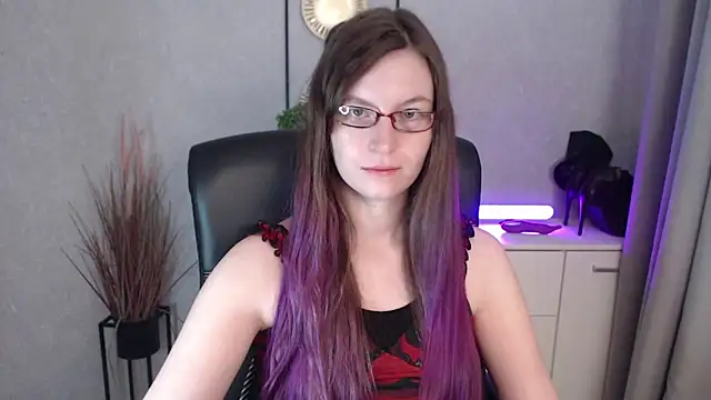 emmaxDelight online show from 11/28/25, 06:27