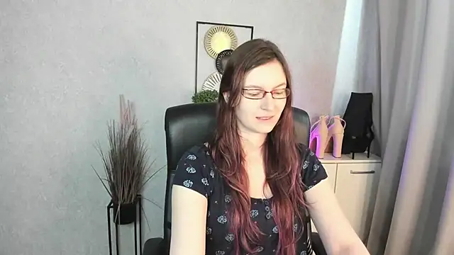 emmaxDelight online show from 05/13/26, 05:27