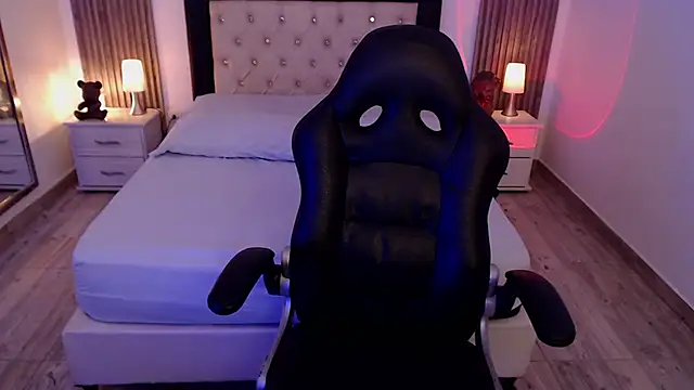 zoe jones13 online show from 09/30/25, 03:22