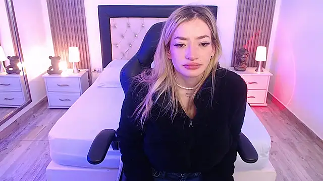 zoe jones13 online show from 10/11/25, 03:17