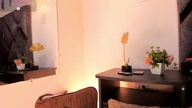 Mia ross16 online show from 02/05/25, 07:42