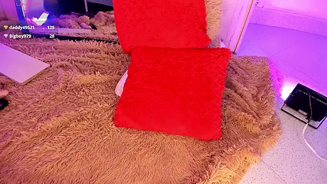 Mia ross16 online show from 03/19/25, 09:58